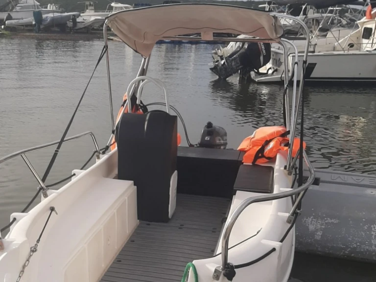 Pronajmout si Whaly Whaly 450 v Le François