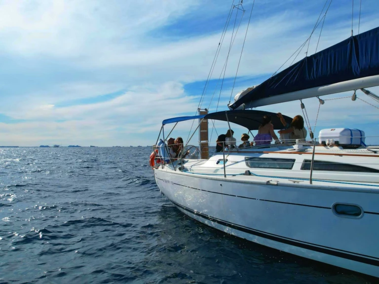 Pronájem Plachetnice Jeanneau s licencí