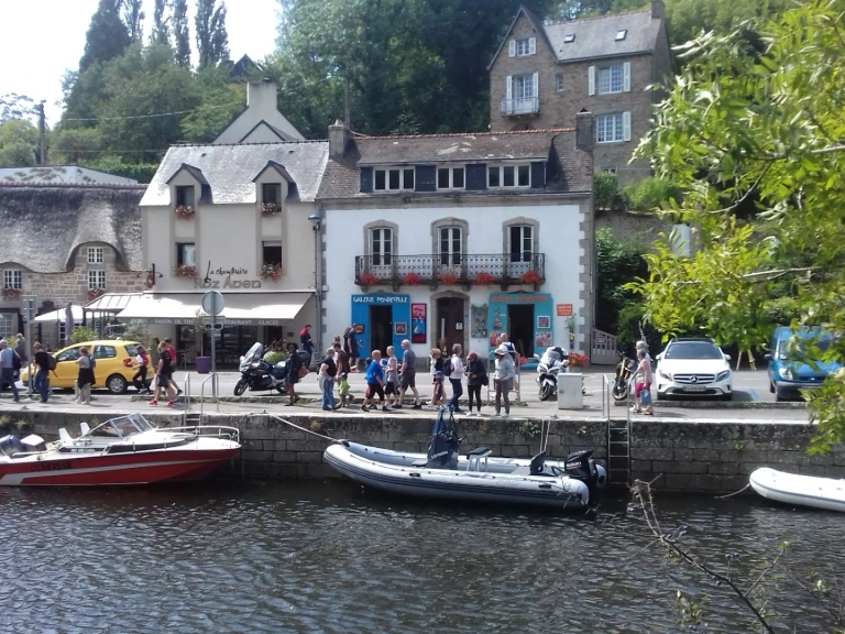 Pronajmout si Zodiac ZODIAC PRO 6.5 v Port-Louis