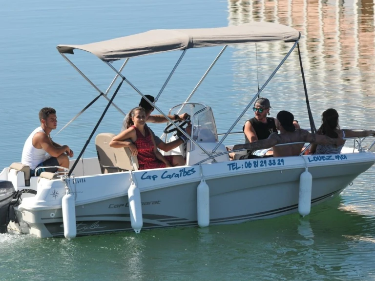 Pronajmout si Quicksilver Activ 605 Sundeck v Sète