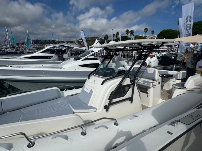 Pronájem Polotuhá loď v Propriano -Zodiac Medline 9