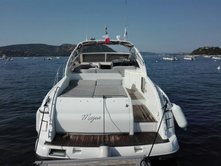 Pronajmout si Princess Princess V42 v Porto-Vecchio