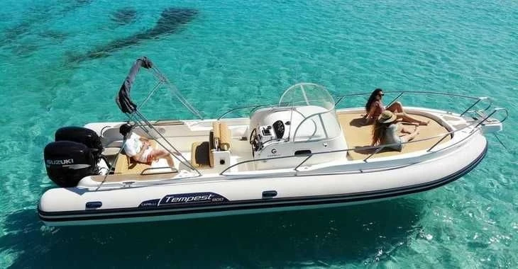 Pronajmout si Capelli CAPELLI 900 TEMPEST v Porto-Vecchio