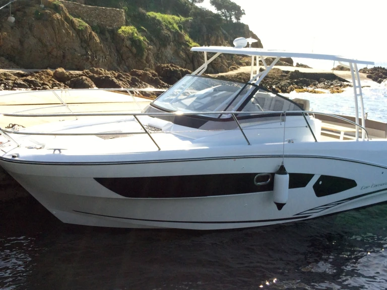 Pronajmout si Jeanneau Cap Camarat 10.5 WA v Cogolin