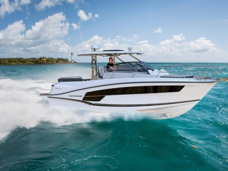 Motorová loď k pronájmu v Cogolin za nejlepší cenu