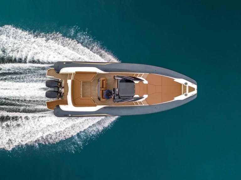 Pronajmout Polotuhá loď se skipperem či ne Bsc v Cogolin