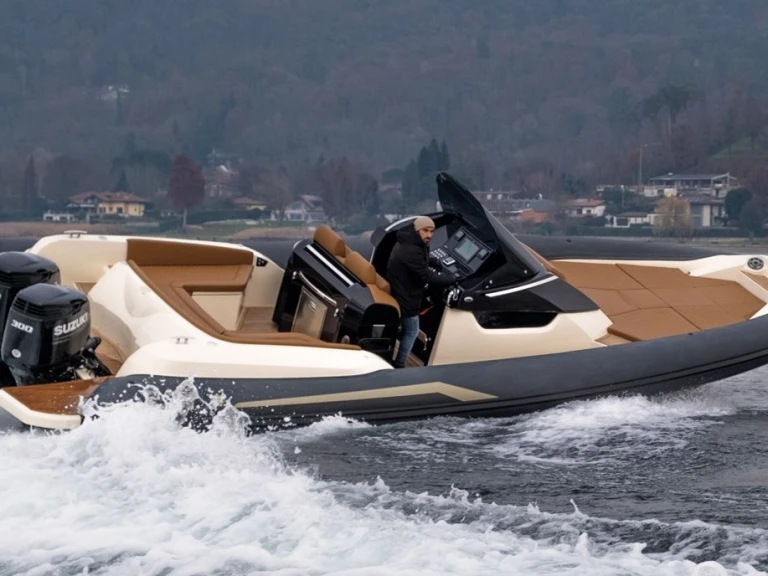 Pronájem Polotuhá loď Bsc s licencí