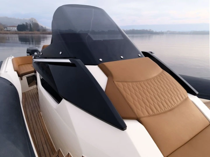 Bsc B-2 jednotlivci a charterové společnosti v Cogolin