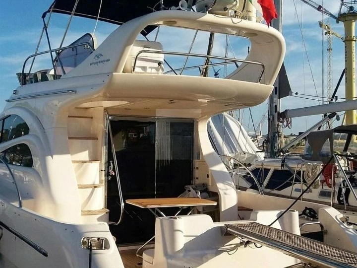 Pronájem lodi Azimut Azimut 42 v Cogolin na Samboatu