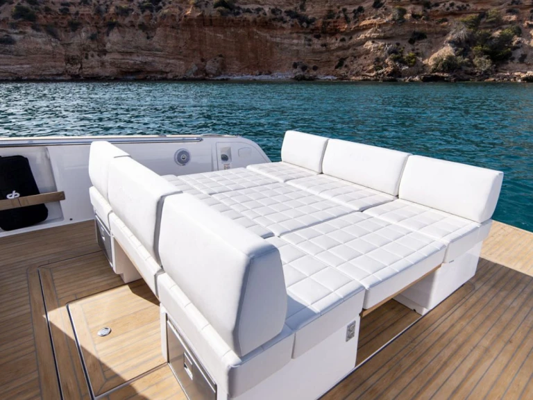 Pronajmout Jachta se skipperem či ne Pardo Yachts v Beaulieu-sur-Mer