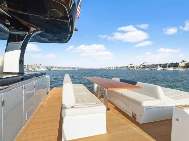 Pronajmout si Solaris Solaris 44 v Golfe-Juan