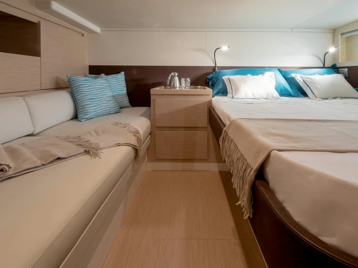 Pronájem lodi Solaris Solaris 44 v Golfe-Juan na Samboatu