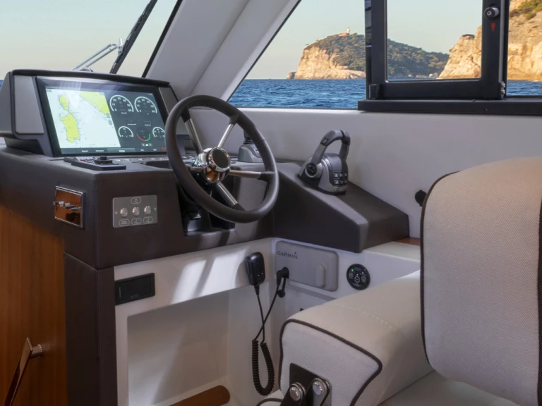 Pronajmout si Solaris Solaris 47 v Beaulieu-sur-Mer