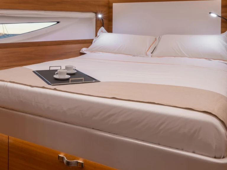 Pronájem lodi Beaulieu-sur-Mer lákavé ceny Solaris 47