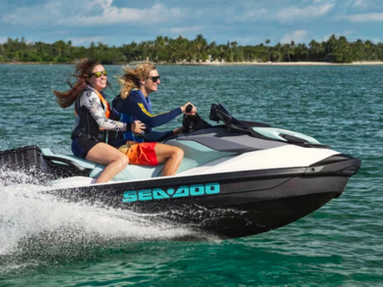 Pronájem Vodní skútr Sea-Doo s licencí
