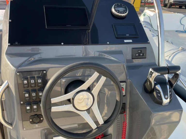 Pronajmout si Quicksilver Activ 605 Open v Saint-Cyprien-Plage