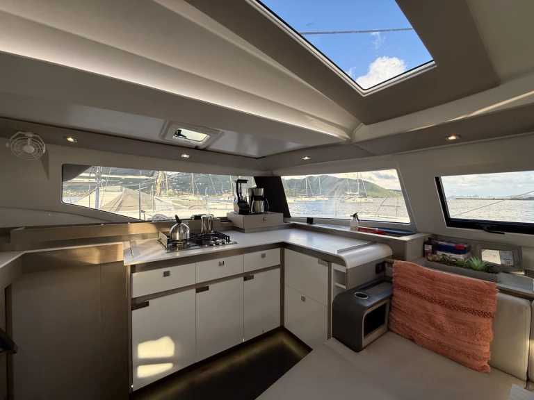 Fountaine Pajot Elba 45 jednotlivci a charterové společnosti v Road Town
