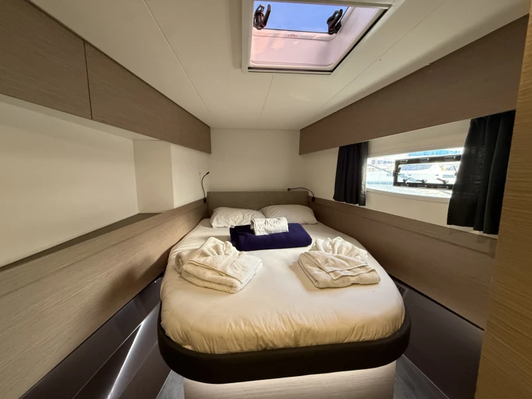 Pronajmout si Fountaine Pajot Elba 45 v Road Town