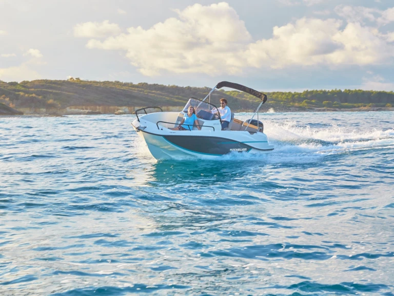 Quicksilver Activ 605 Open jednotlivci a charterové společnosti v Calp / Calpe