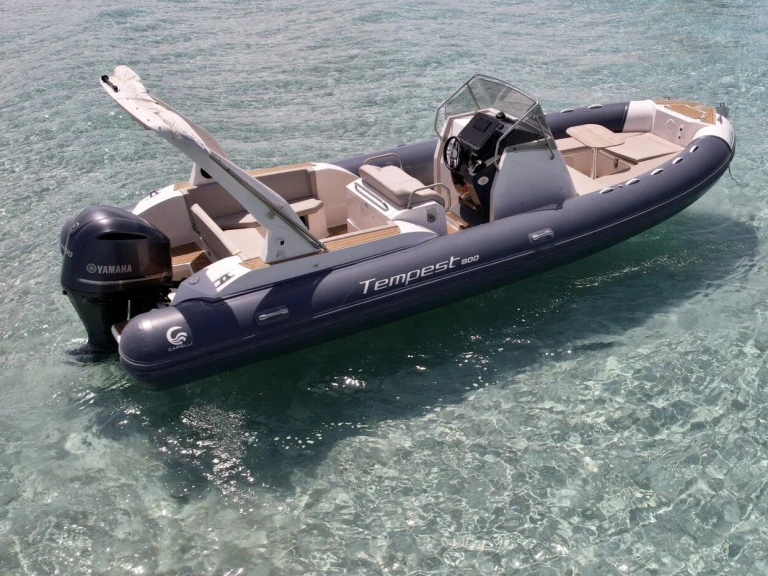 Pronájem lodi Marina Botafoch lákavé ceny Tempest 800