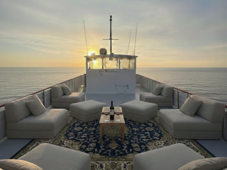 Pronajmout si Artesanal Golondrina v Marina Botafoch