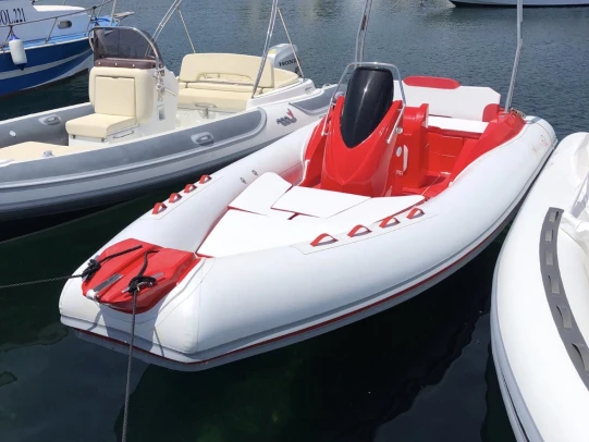 Pronájem lodi Magnus 6.20 v Porto Rotondo na Samboatu