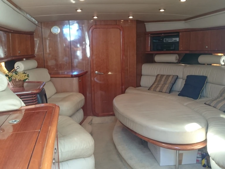 Pronajmout si Sunseeker Superhawk 48 v Nice