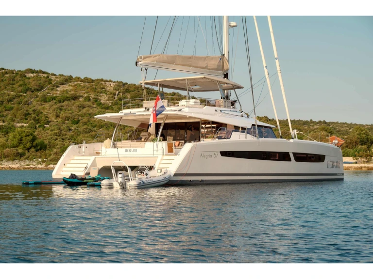 Fountaine Pajot Alegria 67 jednotlivci a charterové společnosti v Trogir