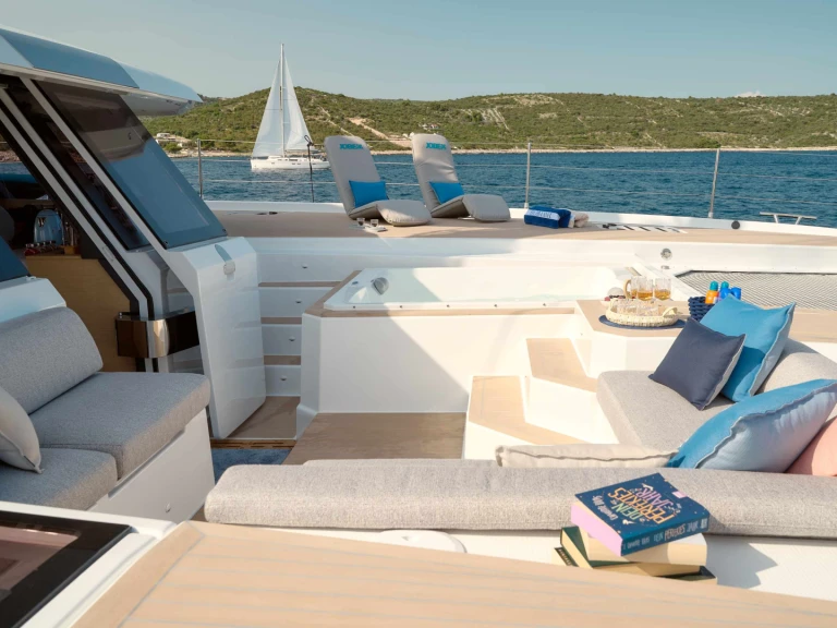 Pronajmout si Fountaine Pajot Alegria 67 v Trogir