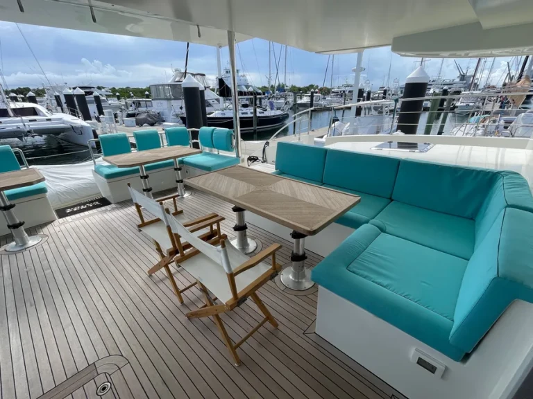 Pronajmout si  Serenity 64 LUXE v Port d'Andratx