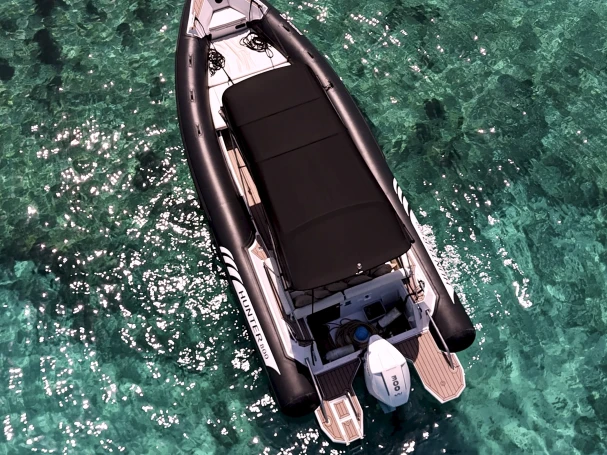 Pronajmout si Zenit Hunter 800 v Split