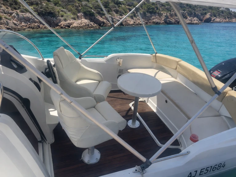 Pronájem Motorová loď v Nice -Bénéteau Flyer 650 Open
