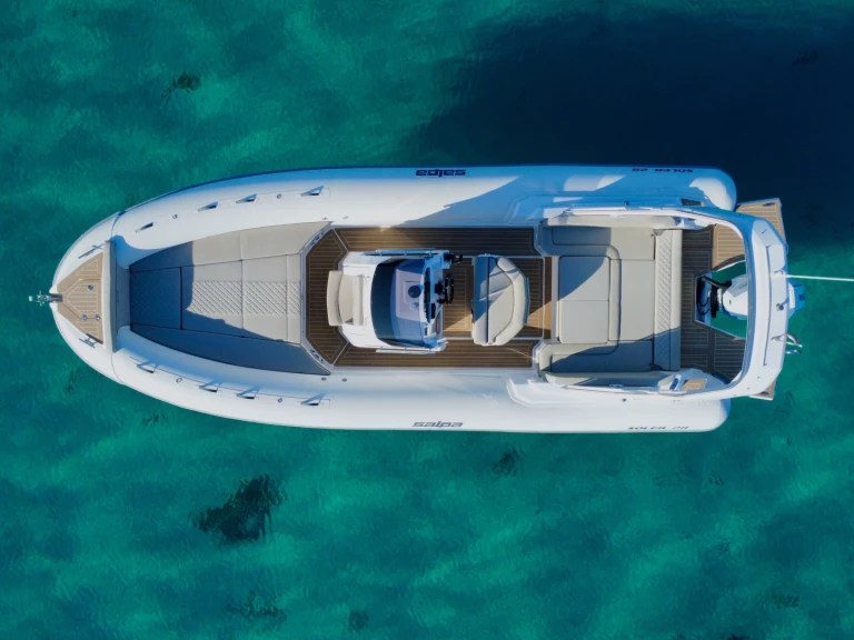 Polotuhá loď k pronájmu v Juan-les-Pins za nejlepší cenu