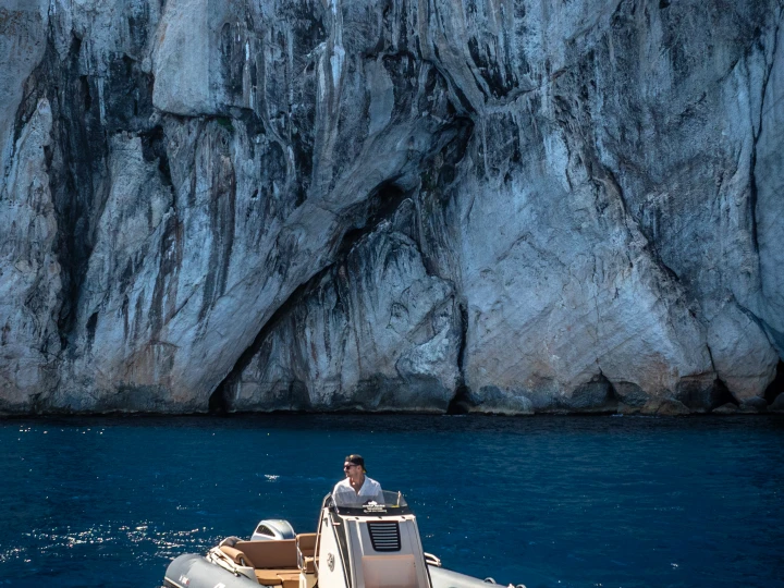 Pronájem Polotuhá loď v Porto Rotondo -Bwa Sport 26 GT