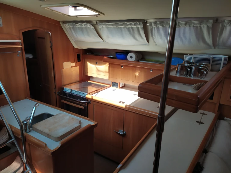 Pronajmout Plachetnice se skipperem či ne Hunter v Francie