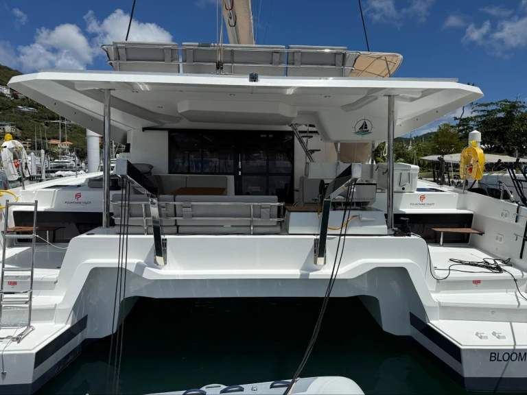 Fountaine Pajot Elba 45 jednotlivci a charterové společnosti v Road Town