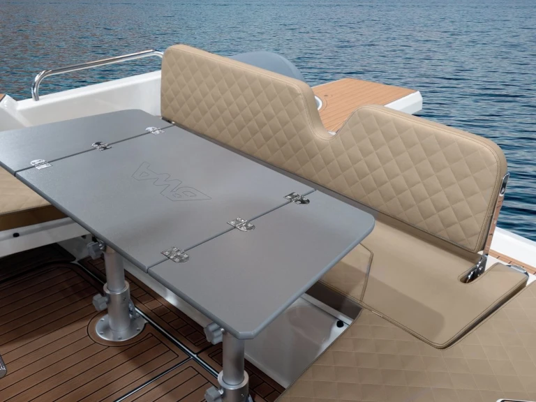 Pronajmout Polotuhá loď se skipperem či ne Bwa v Ajaccio