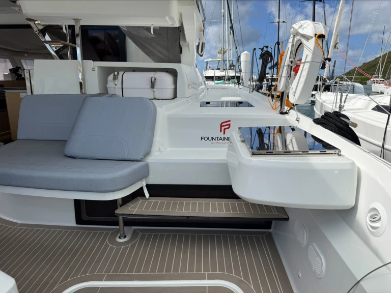 Pronajmout si Fountaine Pajot Fountaine Pajot FP 44 Maestro - 3 cab. v Road Town
