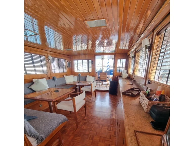 Pronájem lodi Alimos lákavé ceny Grand Banks 72