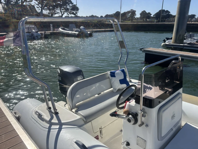 Pronajmout si Bsc BSC 50 v Vannes