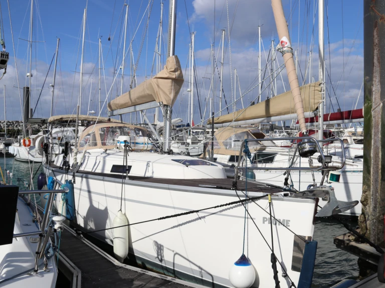 Pronajmout si Bavaria Bavaria 32 Cruiser v La Rochelle