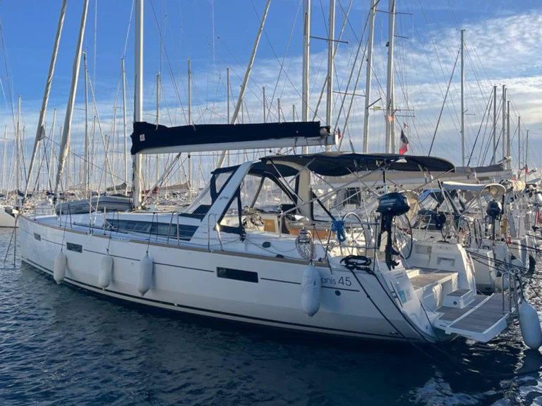Pronájem Plachetnice v Port de Hyères (St Pierre) -Bénéteau Oceanis 45