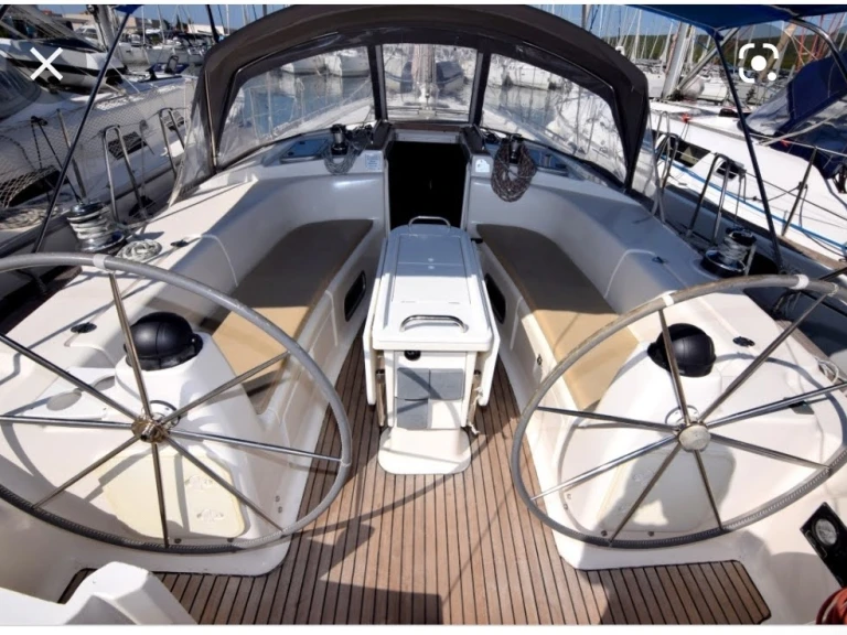 Pronájem lodi Bavaria Bavaria 44 v Anávyssos na Samboatu