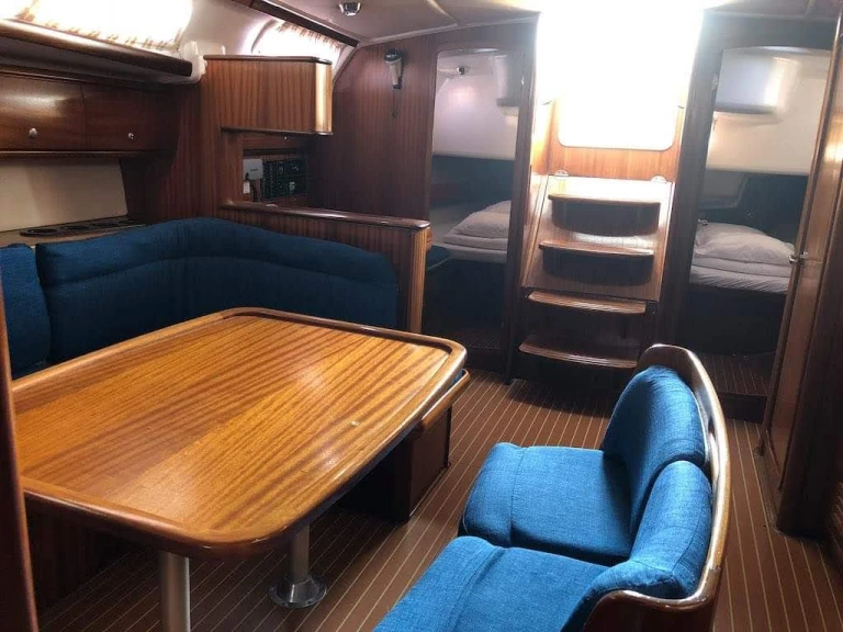 Pronajmout Plachetnice se skipperem či ne Bavaria v Anávyssos