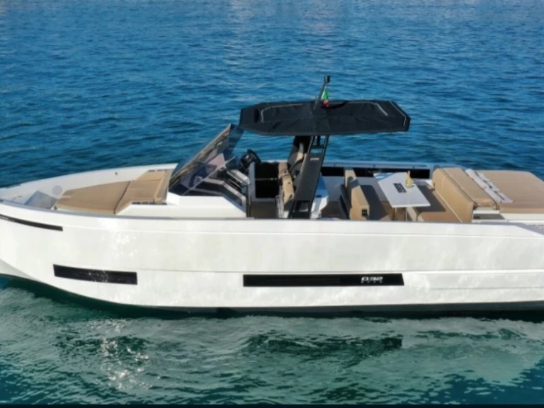 Pronájem jachty v Marina Botafoch -De Antonio D32 na Samboatu