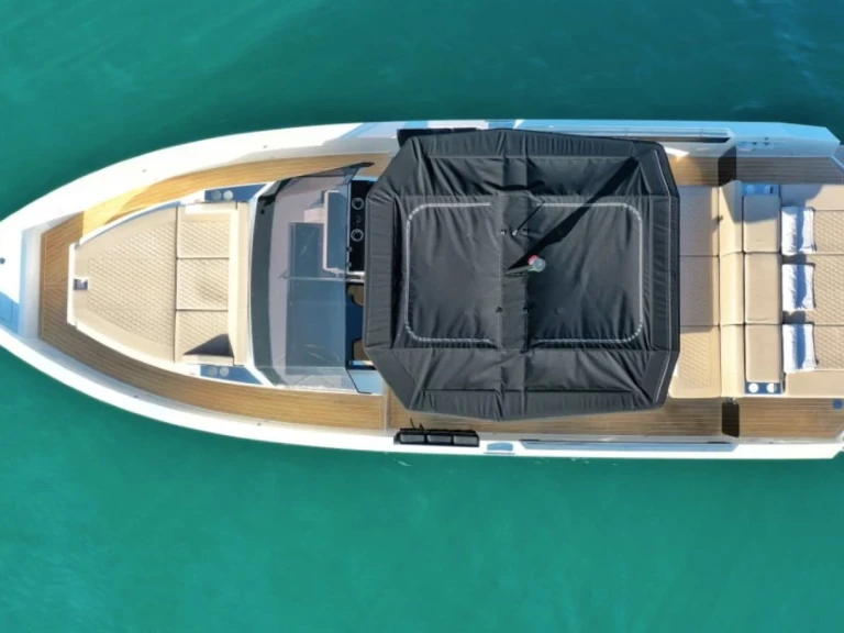 Pronájem lodi Marina Botafoch lákavé ceny D32