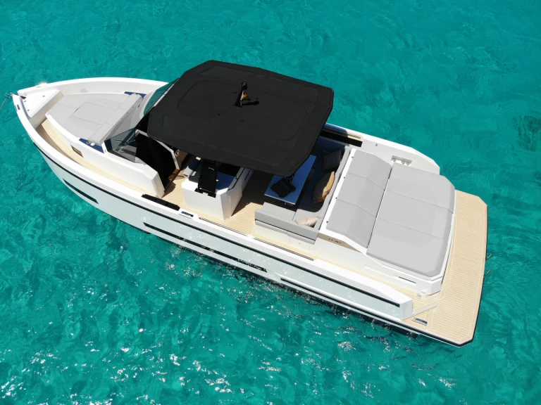 Pronájem lodi Marina Botafoch lákavé ceny d36