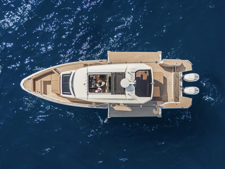 Pronájem Motorová loď Saxdor s licencí