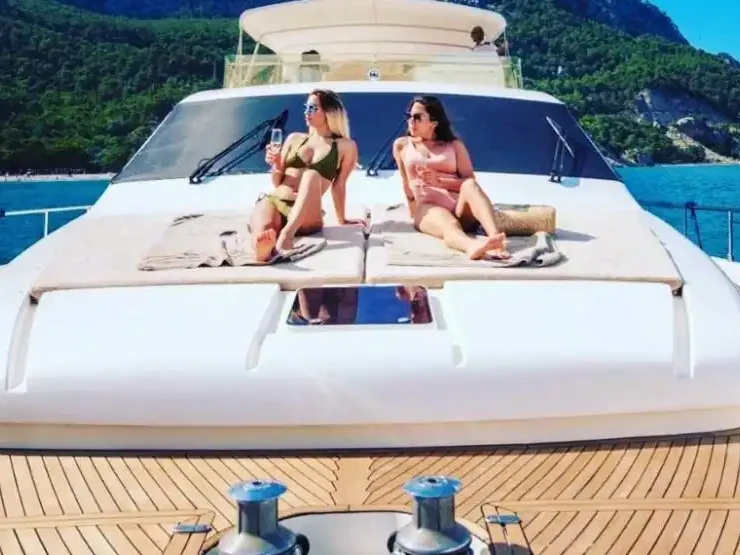 Pronájem Plachetnice Custom s licencí