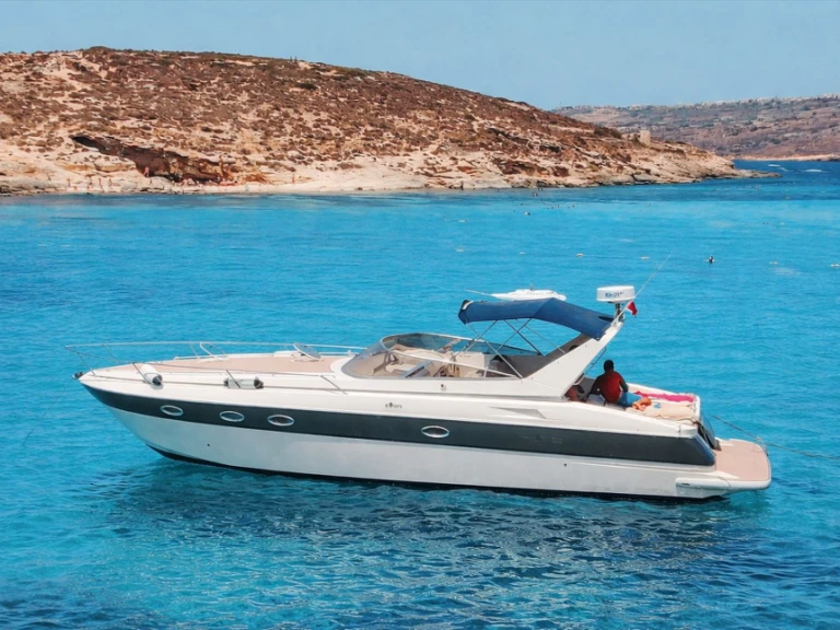 Ilver mirable 39  jednotlivci a charterové společnosti v Porto Rotondo